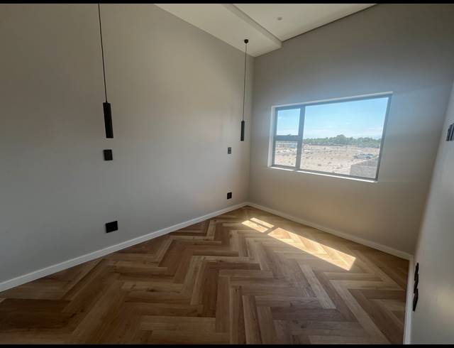 3 BEDROOM HOUSE FOR SALE IN SANDOWN